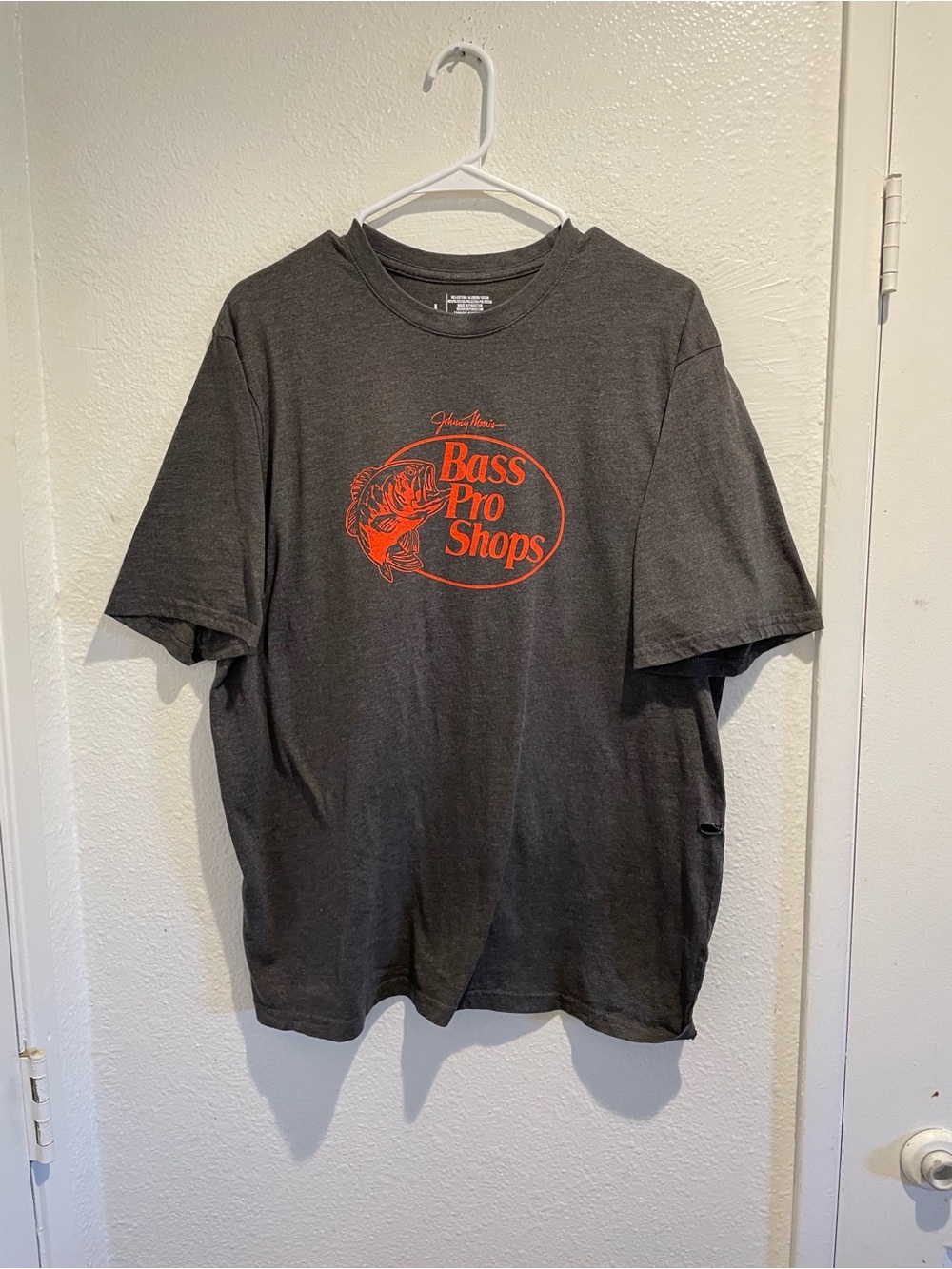 Bass Pro Shops Graphic Tee • Charcoal Grey • Men’s Size L